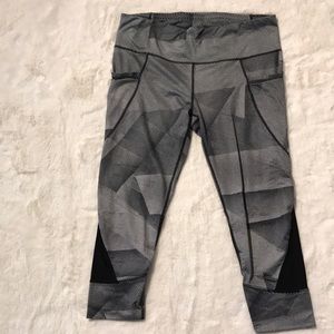 Athleta Capri, size Large.